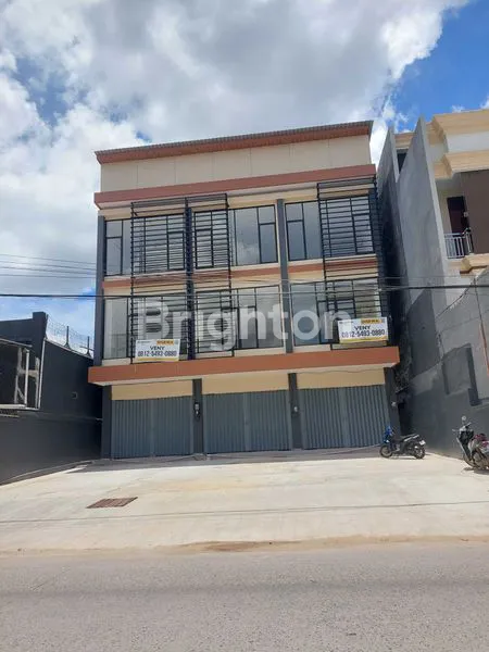 DISEWAKAN RUKO SATU PINTU  3 LANTAI JALAN GATOT SUBROTO SAMARINDA