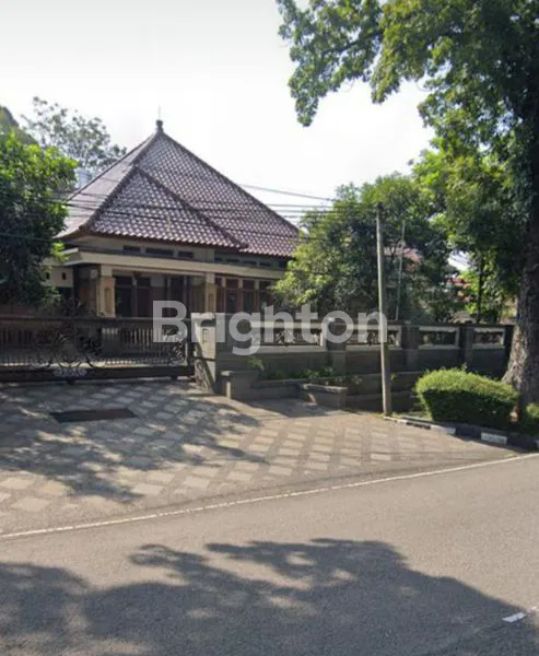 VILLA EKSKLUSIF CIPAGANTI BANDUNG, COCOK KANTOR/RESTORAN/KOST ELITE, KAWASAN EKSKLUSIF\N