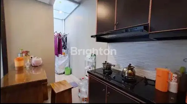 image RUMAH 3 LANTAI,PERMATA JINGGA , MODERN MINIMALIS, DEKAT JALAN SOEKARNO HATTA, UNIVERSITAS BRAWIJAYA, PERUMAHAN PERMATA JINGGA, LOWOKWARU, MALANG KOTA, JAWA TIMUR (5)