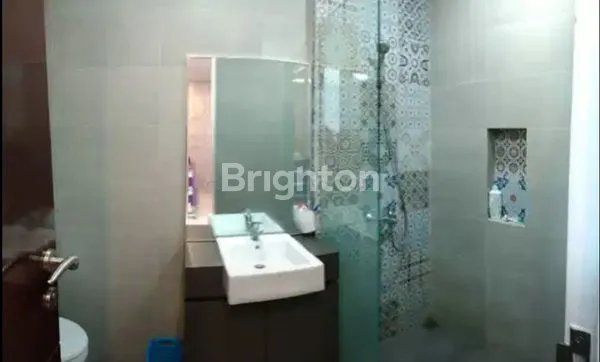 image RUMAH 3 LANTAI,PERMATA JINGGA , MODERN MINIMALIS, DEKAT JALAN SOEKARNO HATTA, UNIVERSITAS BRAWIJAYA, PERUMAHAN PERMATA JINGGA, LOWOKWARU, MALANG KOTA, JAWA TIMUR (7)