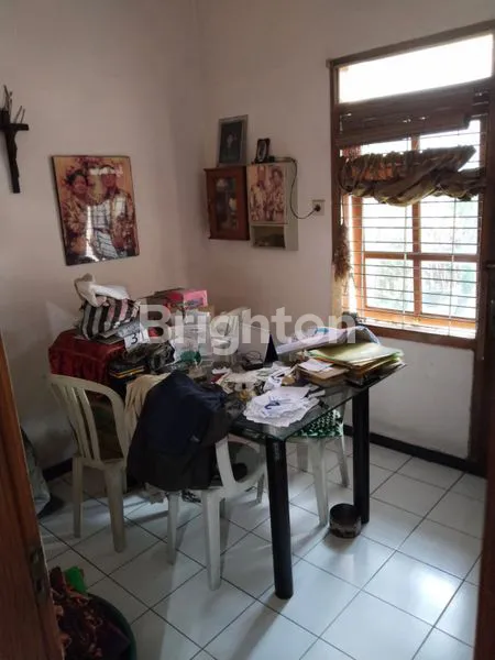 image DIJUAL RUMAH 1,5 LANTAI STRATEGIS PINGGIR JALAN RAYA SLAMET RIYADI HARGA 1,6 M BISA  NEGO PLUS BONUS PERABOTAN (5)