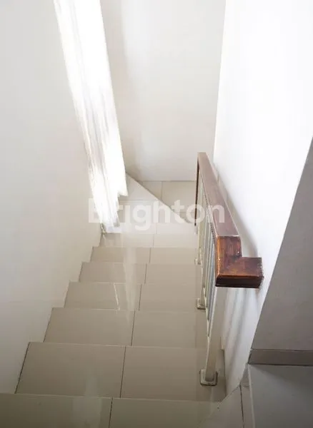 image RUMAH 3 LANTAI SPLIT LEVEL DI KAWASAN PERUMAHAN DEKAT RUKO ANNIVA  (8)