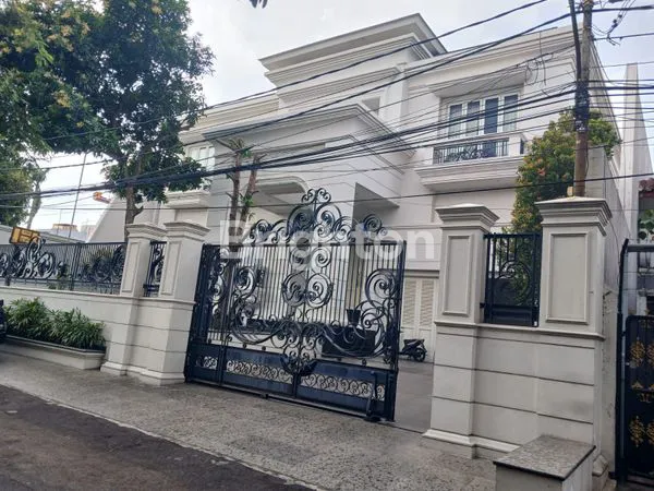 RUMAH DAERAH FATMAWATI, EKSKLUSIF ELEGANT DAN MEWAH , BEBAS BANJIR