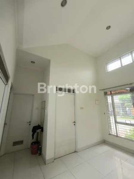 image RUMAH MODERN MINIMALIS NATURA CITY SERPONG, ROW JALAN MUAT 2 MOBIL, SEJUK DI DAERAH GUNUNG SINDUR, BOGOR, JAWA BARAT (7)
