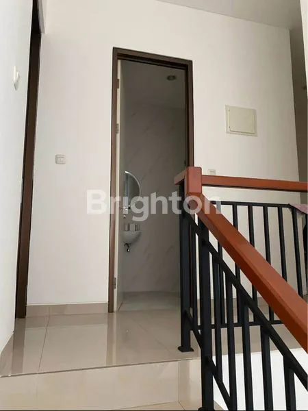image HARUS TERJUAL !!!  RUMAH SEMI FURNISHED 2 LANTAI CITRARAYA PINE TREES, TANGERANG JUAL CEPAT (7)