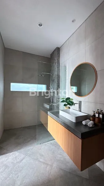 image BRAND NEW VILLA 2 BR DESIGN MODERN AT BUDUK CANGGU (7)