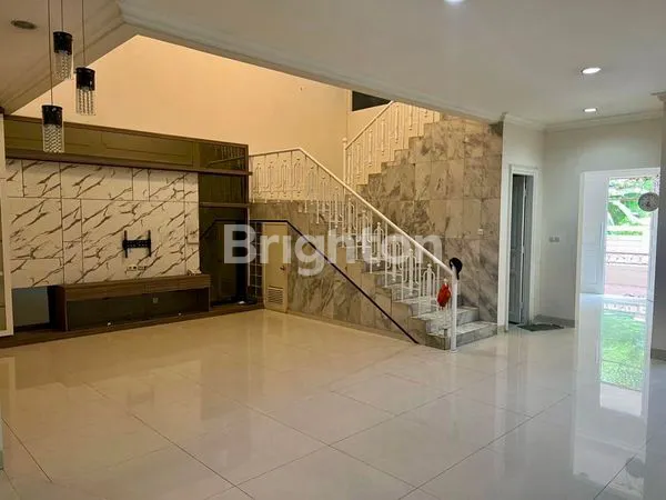 image RUMAH SIAP HUNI INTERCON KEBUN JERUK JAKARTA BARAT (3)