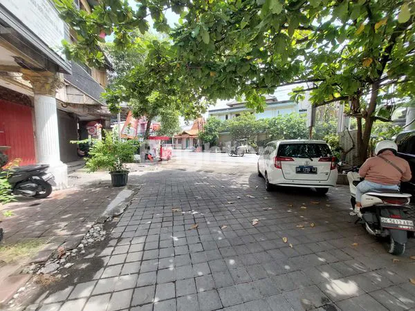 image RUKO TIGA LANTAI DI KAWASAN PARIWISATA LEGIAN DEKAT SUNSET ROAD (8)