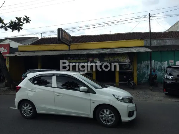 RUMAH MAKAN, TOKO ALAT RUMAH TANGGA DAN RUMAH LAWAS JOGLO