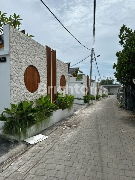 image BRAND NEW VILLA 2 KT DESAIN MODERN DI MUNDUK CANGGU (8)