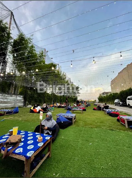 FOOD COURT + TAMAN - ADI SUCIPTO COLOMADU