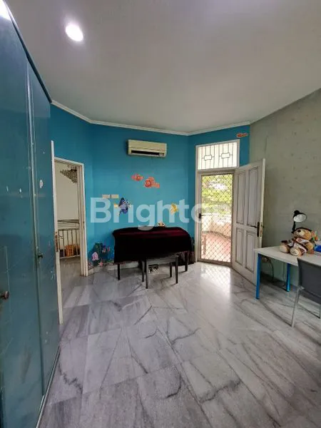 image RUMAH HOOK MEWAH 2 LANTAI DI INTERCON KEBON JERUK, 448M² (5)