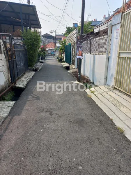 image RUMAH TUA HITUNG TANAH SAJA DI PEJOTO JAKARTA PUSAT (6)