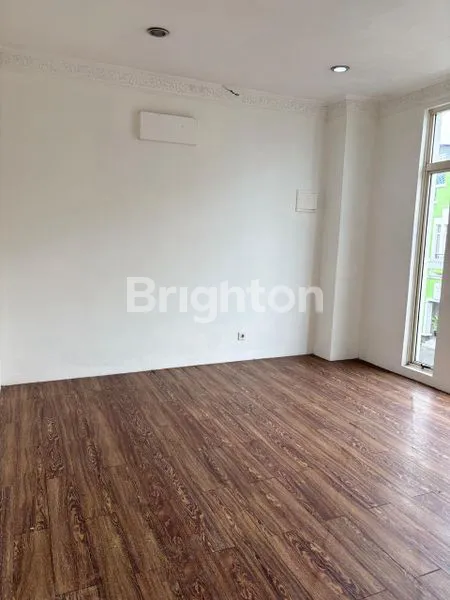 image RUKO 2.5 LT SIAP PAKAI DI SUTERA NIAGA 3 RAYA SERPONG ALAM SUTERA TANGERANG (7)