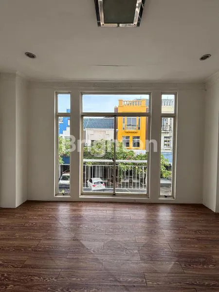 image RUKO 2.5 LT SIAP PAKAI DI SUTERA NIAGA 3 RAYA SERPONG ALAM SUTERA TANGERANG (6)