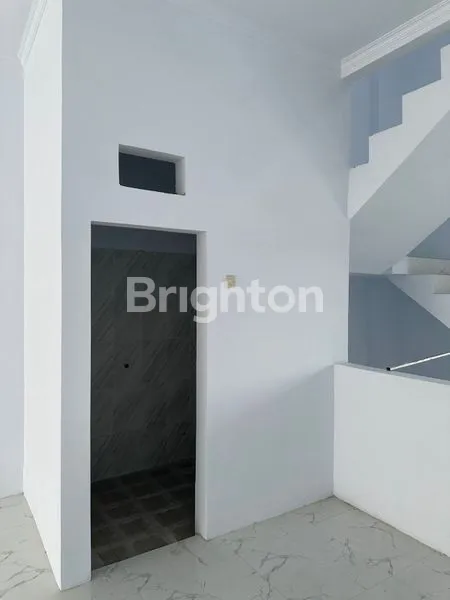 image RUMAH BARU SIAP HUNI 4 1/2 LANTAI JELAMBAR (6)