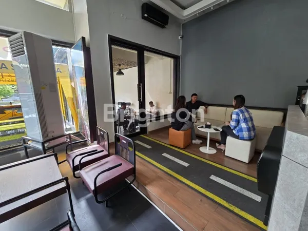 image SIAP BEROPERASI EX SHOWROOM BENGKEL STRATEGIS RAYA JEMURSARI (3)