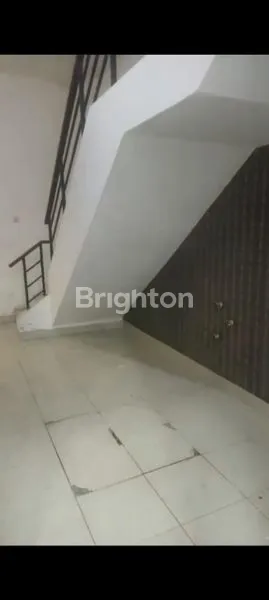 image RUKO CANTIK 3 LANTAI DI PARAMOUNT SERPONG (5)