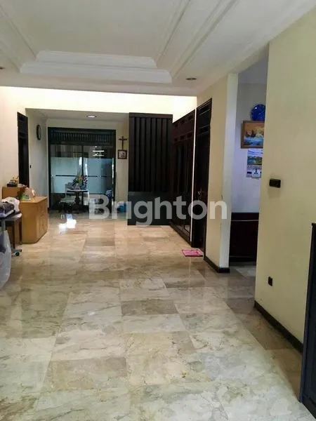 image RUMAH SIAP HUNI INTERCON KEBUN JERUK JAKARTA BARAT (3)