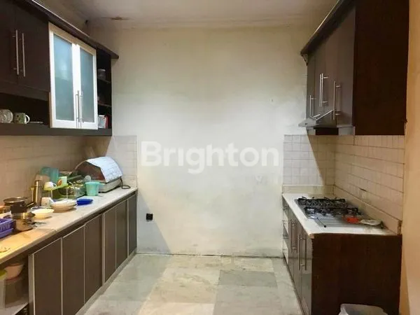 image RUMAH SIAP HUNI INTERCON KEBUN JERUK JAKARTA BARAT (5)