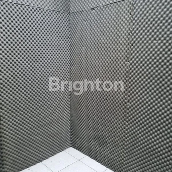 image GEDUNG 4,5 LANTAI DI JALAN RAYA BOULEVARD KELAPA GADING (8)