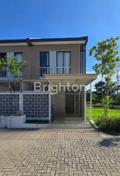 image 2M AN RUMAH SIAP HUNI FURNISH 2 LANTAI LEBAR 5 ROYAL RESIDENCE SURABAYA BARAT (1)