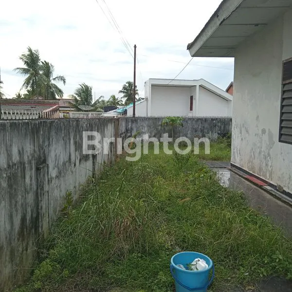image RUMAH BESAR DI TEPI JALAN UTAMA TENGAH KOTA (4)