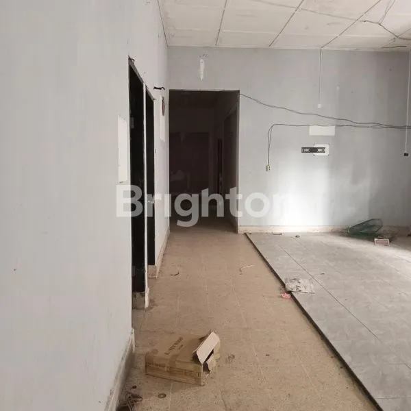 image RUMAH BESAR DI TEPI JALAN UTAMA TENGAH KOTA (6)