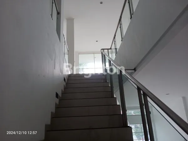 image RUKO MEGAH S. PARMAN 3 LANTAI GAJAH MUNGKUR (2)