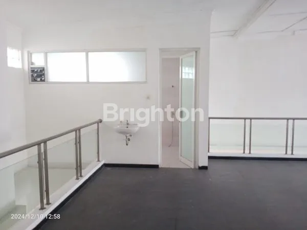 image RUKO MEGAH S. PARMAN 3 LANTAI GAJAH MUNGKUR (3)