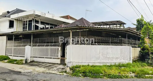 RUMAH HOOK 2 LANTAI DI DAERAH SUNGAI-SUNGAI