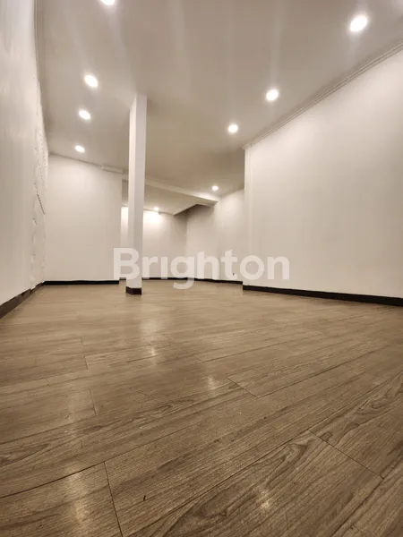 image RUMAH EX-CAFE DI LOKASI PASAR MINGGU, JAKSEL (4)