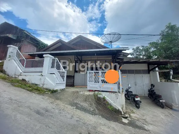 image DIJUAL CEPAT RUMAH CANTIK DI JL.KEBAHAGIAAN SAMARINDA (2)