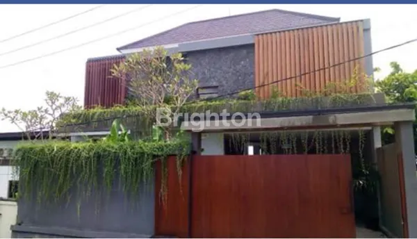 image RUMAH BANGUNAN MEWAH 3 LANTAI DI ULUWATU BALI, LOKASI STRATEGIS COCOK UNTUK USAHA INVESTASI (8)