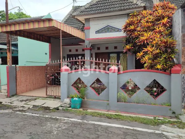image RUMAH MINIMALIS DI NGEMPLAK KARTASURA (2)