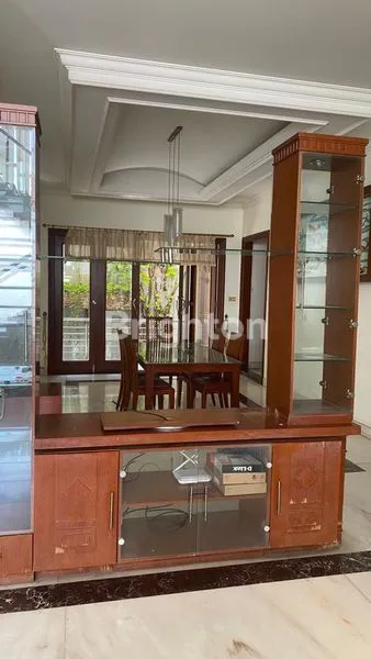 image RUMAH CANTIK 3 LANTAI MUARA KARANG (3)