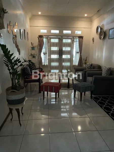 image RUMAH SEKALIGUS TEMPAT USAHA SIAP HUNI DI KOMPLEK ANTABARU BUAH BATU BANDUNG. COCOK DIJADIKAN RUKOS. (2)