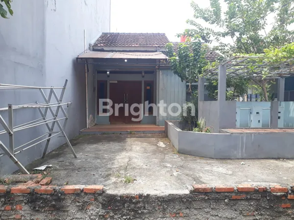 image RUMAH LAMA HOEK HITUNG TANAH DI CIPONDOH TANGERANG DEKAT GREEN LAKE CITY PORIS INDAH (1)