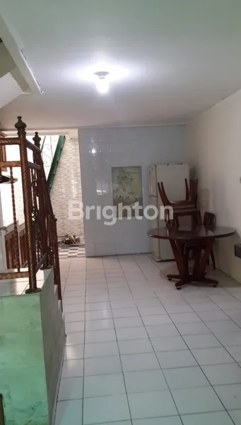 image RUMAH 2 LANTAI SIAP HUNI DI DURI KOSAMBI JAKARTA BARAT DEKAT GREEN LAKE CITY (4)