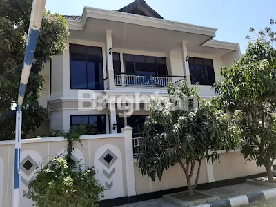 image RUMAH MEWAH DAN BAGUS (2)