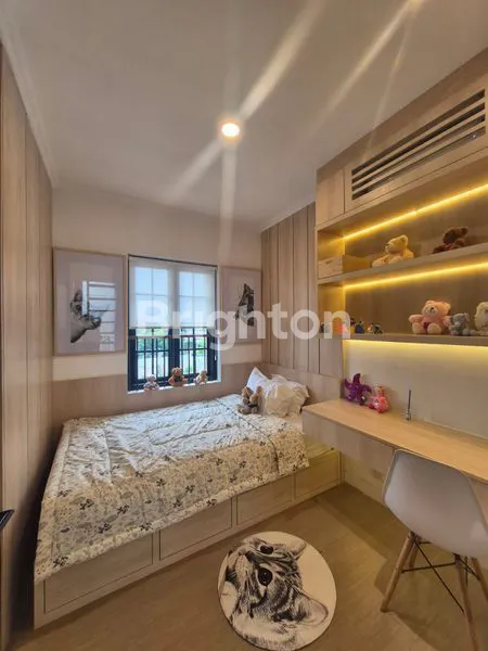 image HUNIAN MEWAH & EKSKLUSIF BERGAYA EROPA DI LOKASI PREMIUM (7)