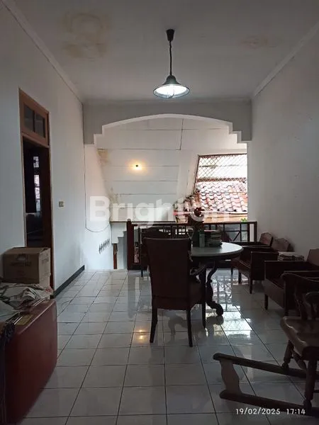 image RUMAH MEWAH 2,5 LANTAI DI PEGANGSAAN, MENTENG JAKARTA PUSAT – LOKASI PREMIUM! (6)