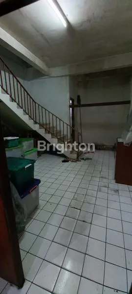 RUKO CIPUTAT REMPOA, TANGERANG SELATAN. LOKASI RAMAI DAN STRATEGIS