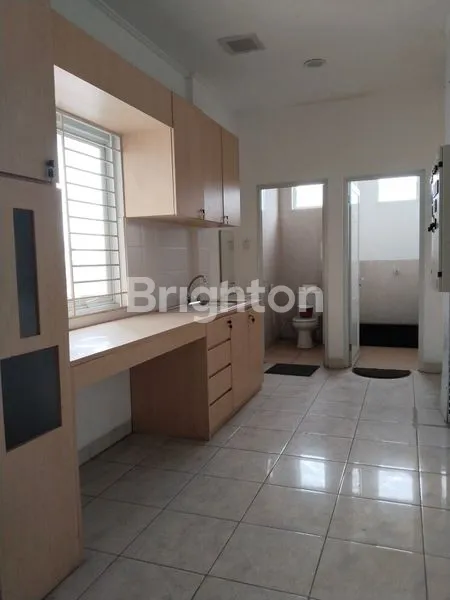 image RUKO 4 LANTAI RAWAMANGUN (6)