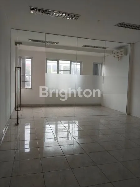 image RUKO 4 LANTAI RAWAMANGUN (7)