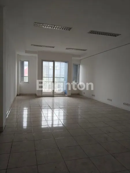 image RUKO 4 LANTAI RAWAMANGUN (8)