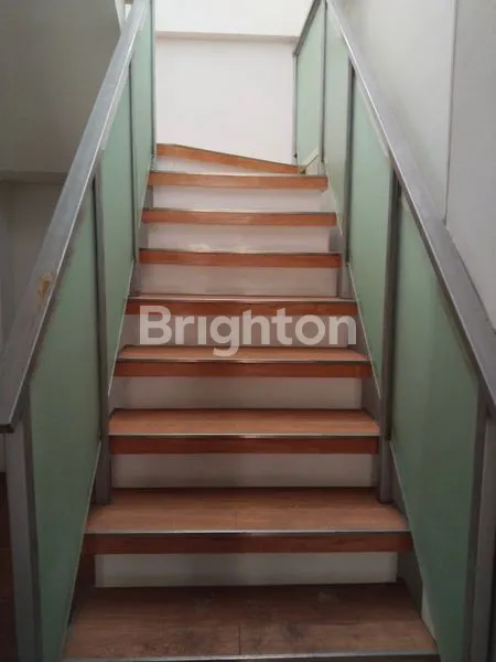 image RUKO 4 LANTAI RAWAMANGUN (3)