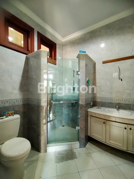 image RUMAH MEWAH, LOKASI PREMIUM DI JALAN KEMBAR BOULEVARD PERUMAHAN PAKUWON INDAH, SEBERANG PAKUWON MALL & PTC (8)