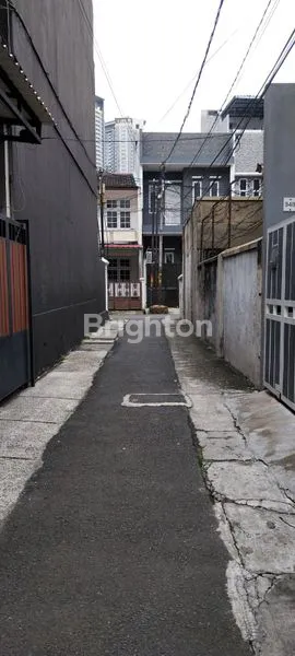 image RUMAH SIAP HUNI 2 LANTAI DI TANJUNG DUREN (6)