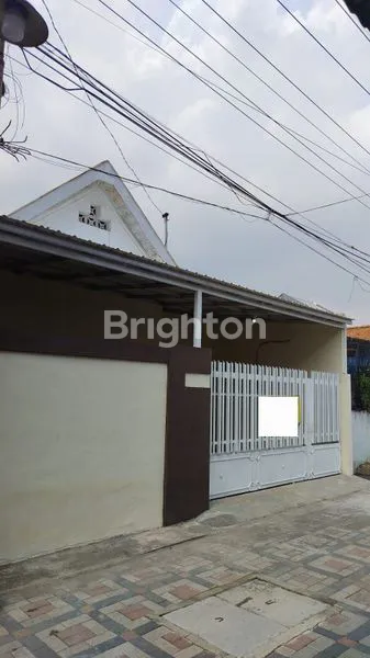 RUMAH 1, 5 LANTAI SURABAYA UTARA